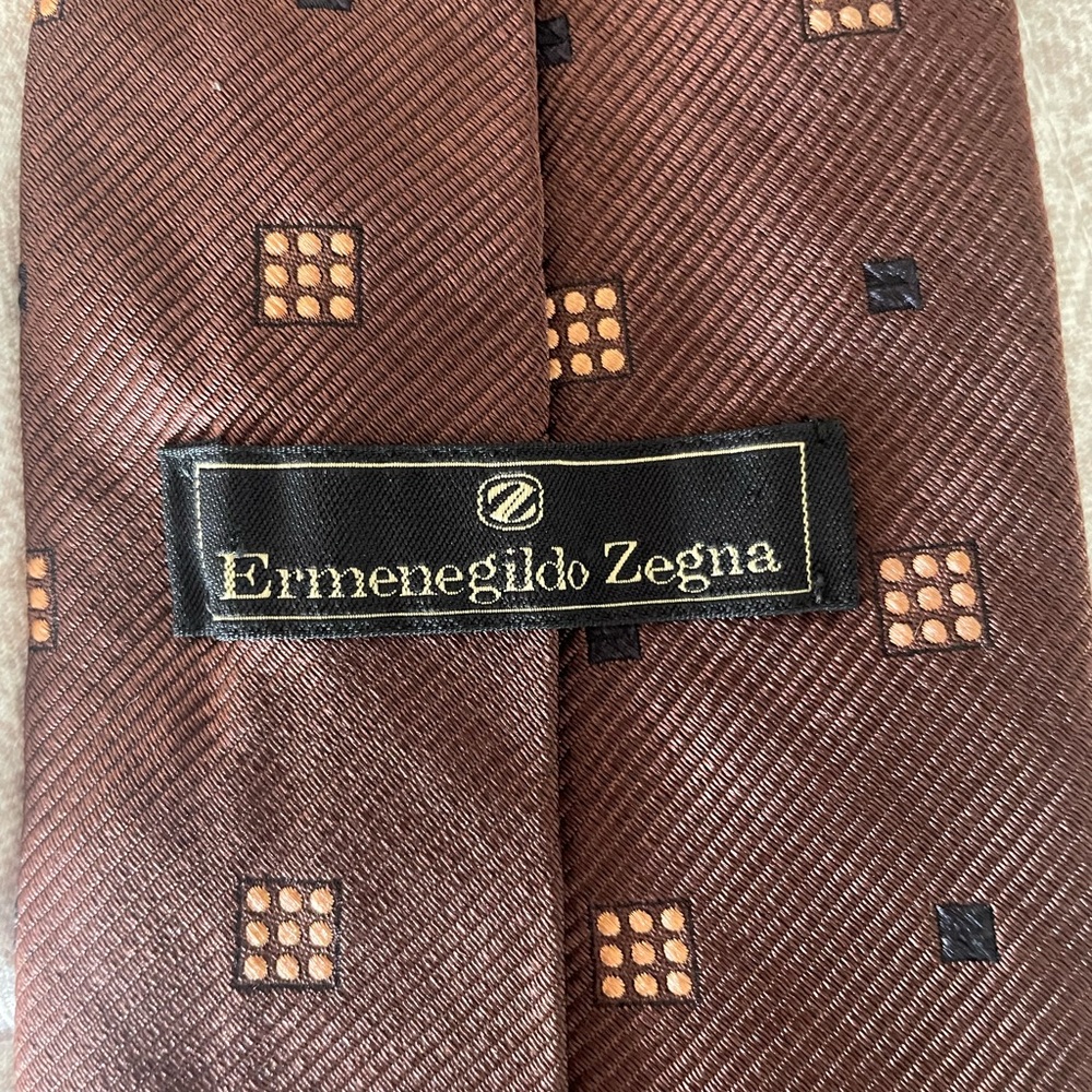 Ermenegildo Zegna Dark Brown Silk Tie with Geometric Design